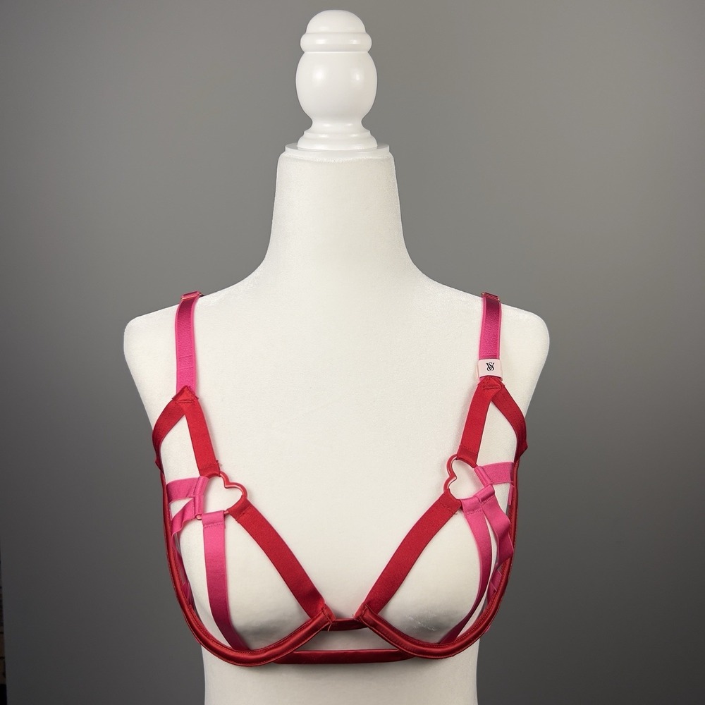 NWT Victoria's Secret Very Sexy Heartware Red Strappy Cutout‎ Demi Bra Size S